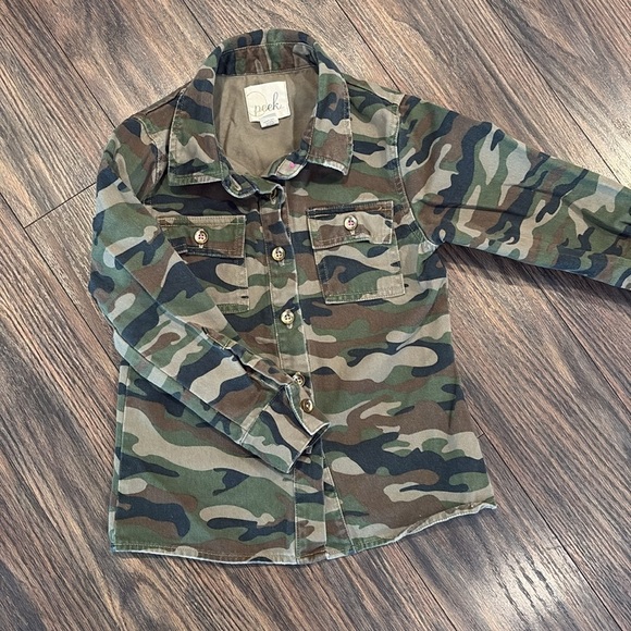 Girls 2 pocket Camouflage Button Down Shirt - Picture 5 of 7